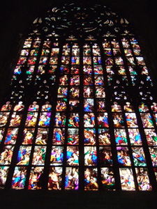 ドゥオーモ(Duomo)のステンドグラス@ミラノ