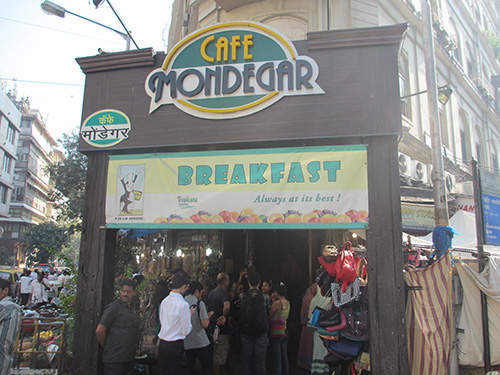 “インド門やタージマハールホテルに近いCAFE