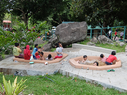 “子供の湯遊び場?@キナバル公園のポーリン温泉”