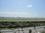 アメリカ空軍嘉手納基地を一望できる道の駅(研究室沖縄旅行)